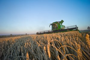 john deere S690i