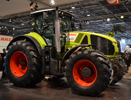 ClaasAxion 900