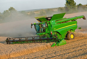 John -Deere S690