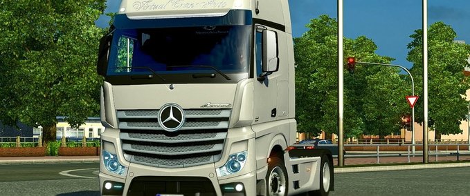 Mercedes Mercedes Benz Actros MP4 and Interior Eurotruck Simulator mod