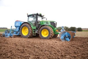 John Deere 6210M
