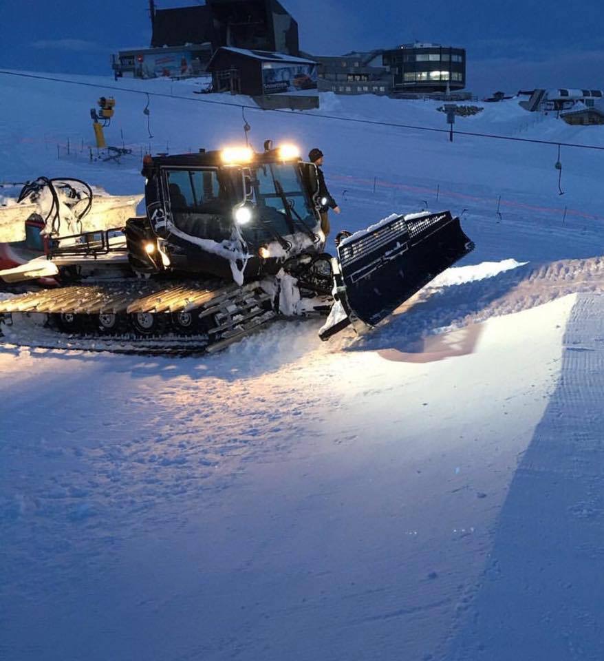 Pistenbully 400 mit Winde - Thumbnail 1