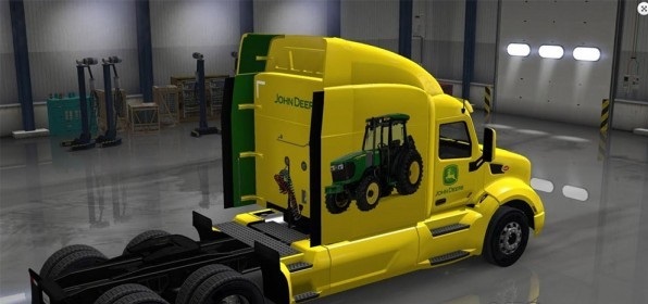 John Deere Peterbilt 579
