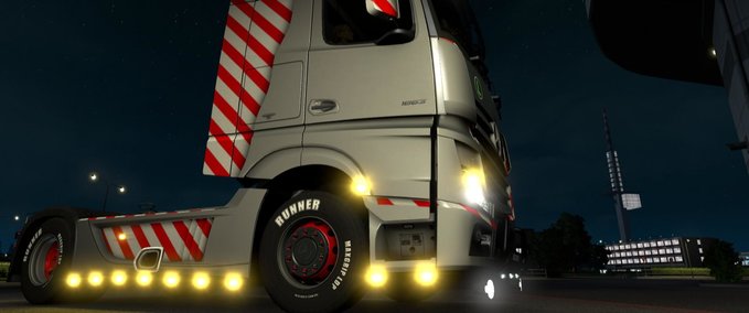 Sonstige SMALL LIGHTS + TURN SIGNALS 1.32.X Eurotruck Simulator mod