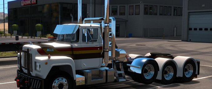 Trucks CUSTOM MACK R 1.36.X American Truck Simulator mod