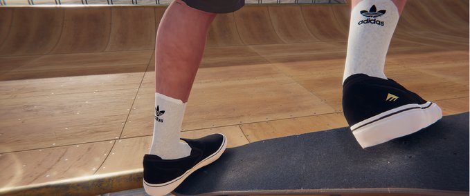 Real Brand 4K Realistic White and Black Adidas Socks Skater XL mod