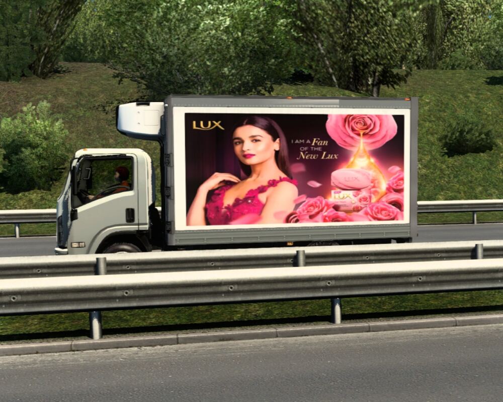Isuzu NPR Reefer Traffic - Thumbnail 1