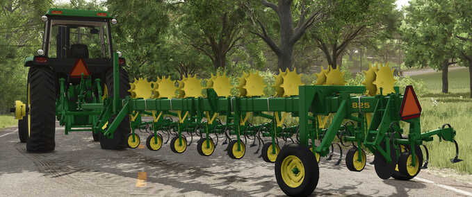 John Deere 825 Row-Crop Cultivator Mod Image